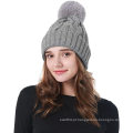 Chapéu de inverno alinhado de cetim chapéus de gorro pom